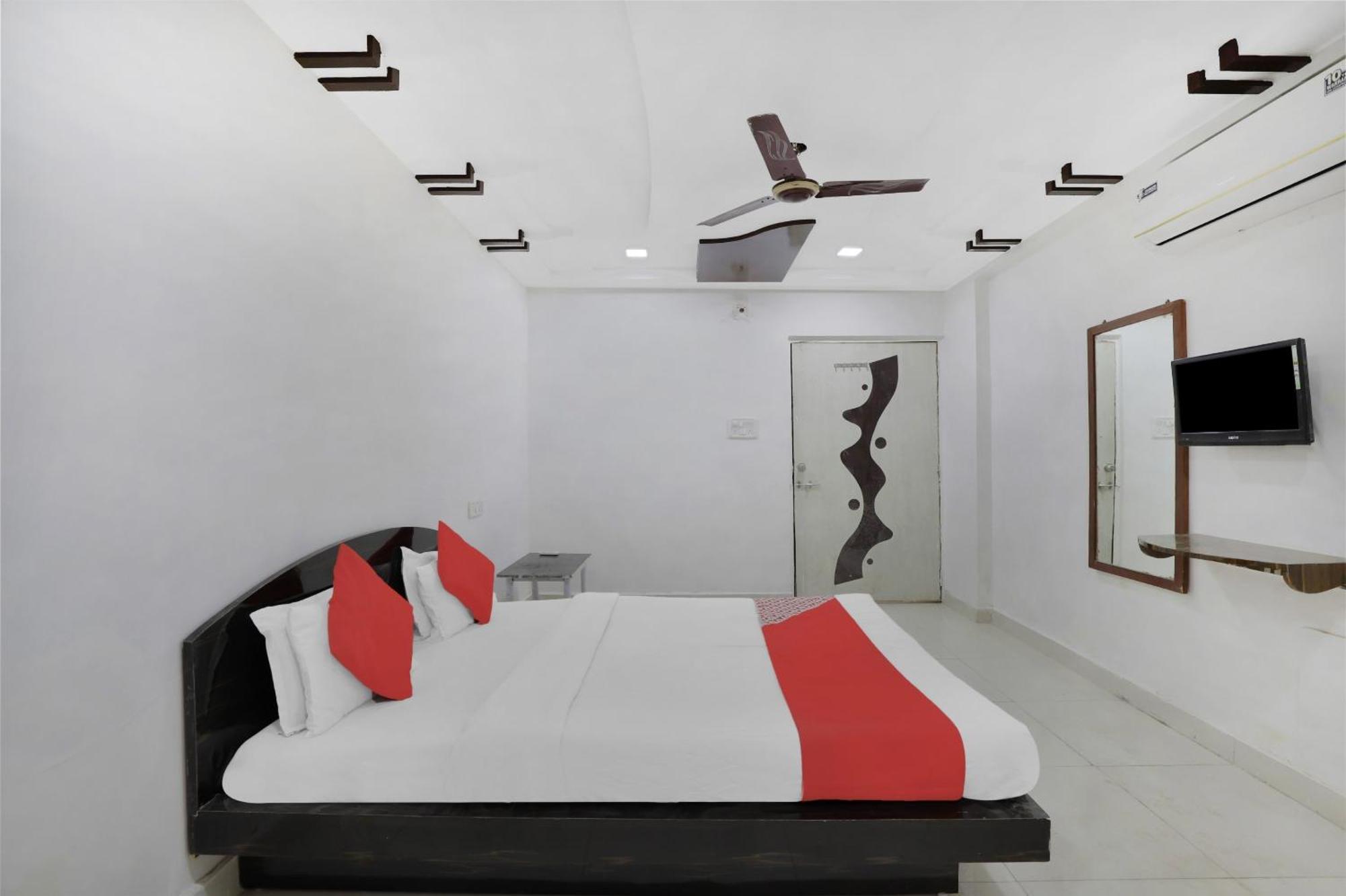 Hotel O Rudra Palace 아흐메다바드 외부 사진
