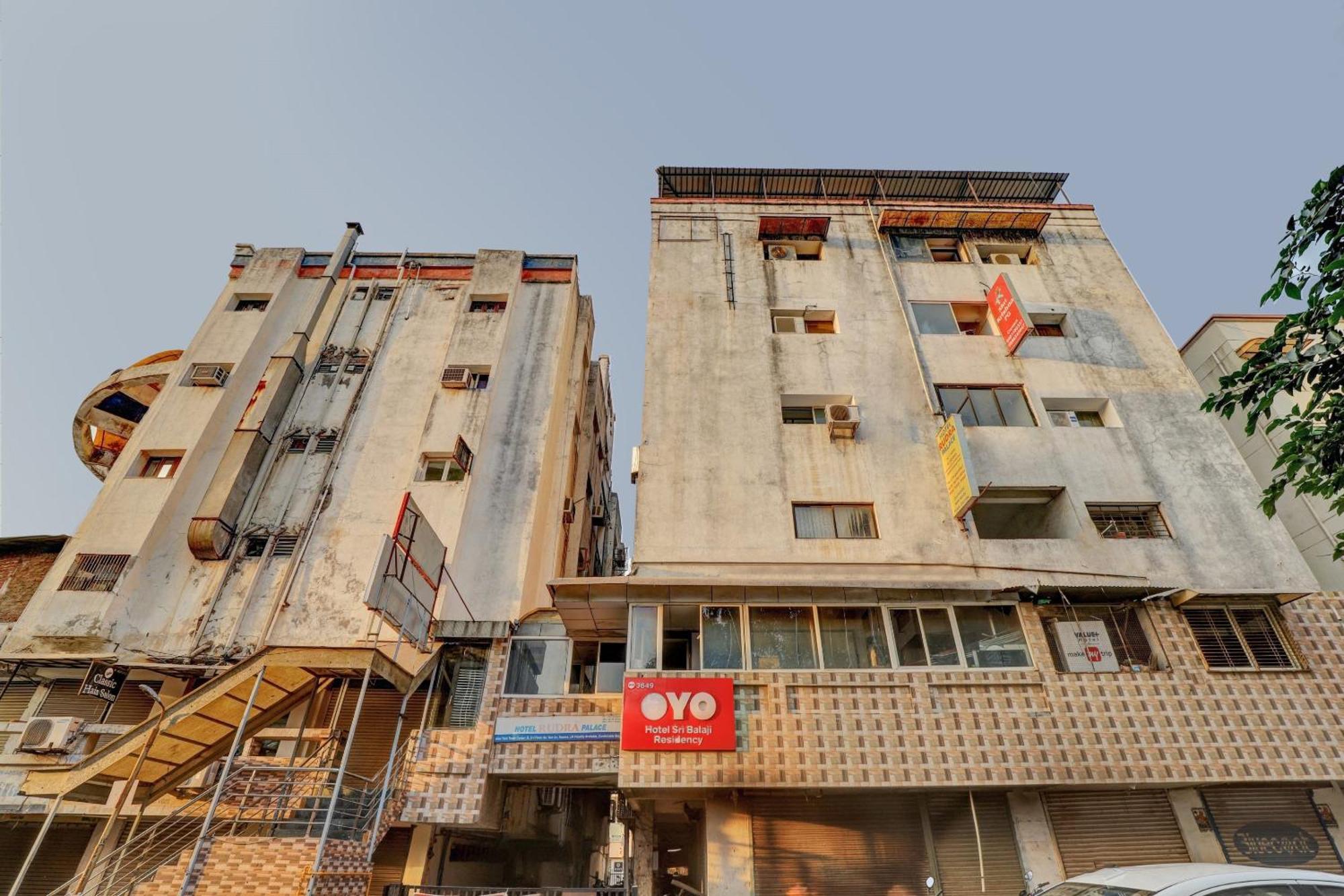 Hotel O Rudra Palace 아흐메다바드 외부 사진